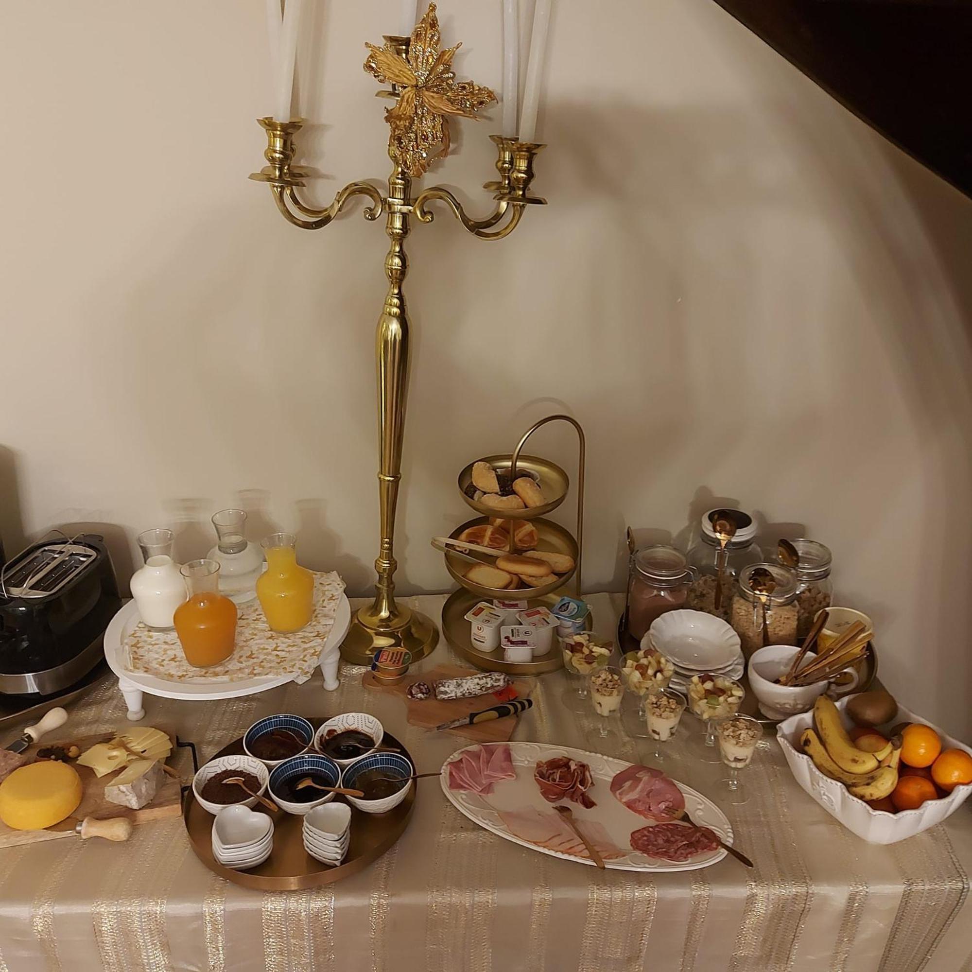 Les Trois L Bed and Breakfast Gindou Exteriör bild